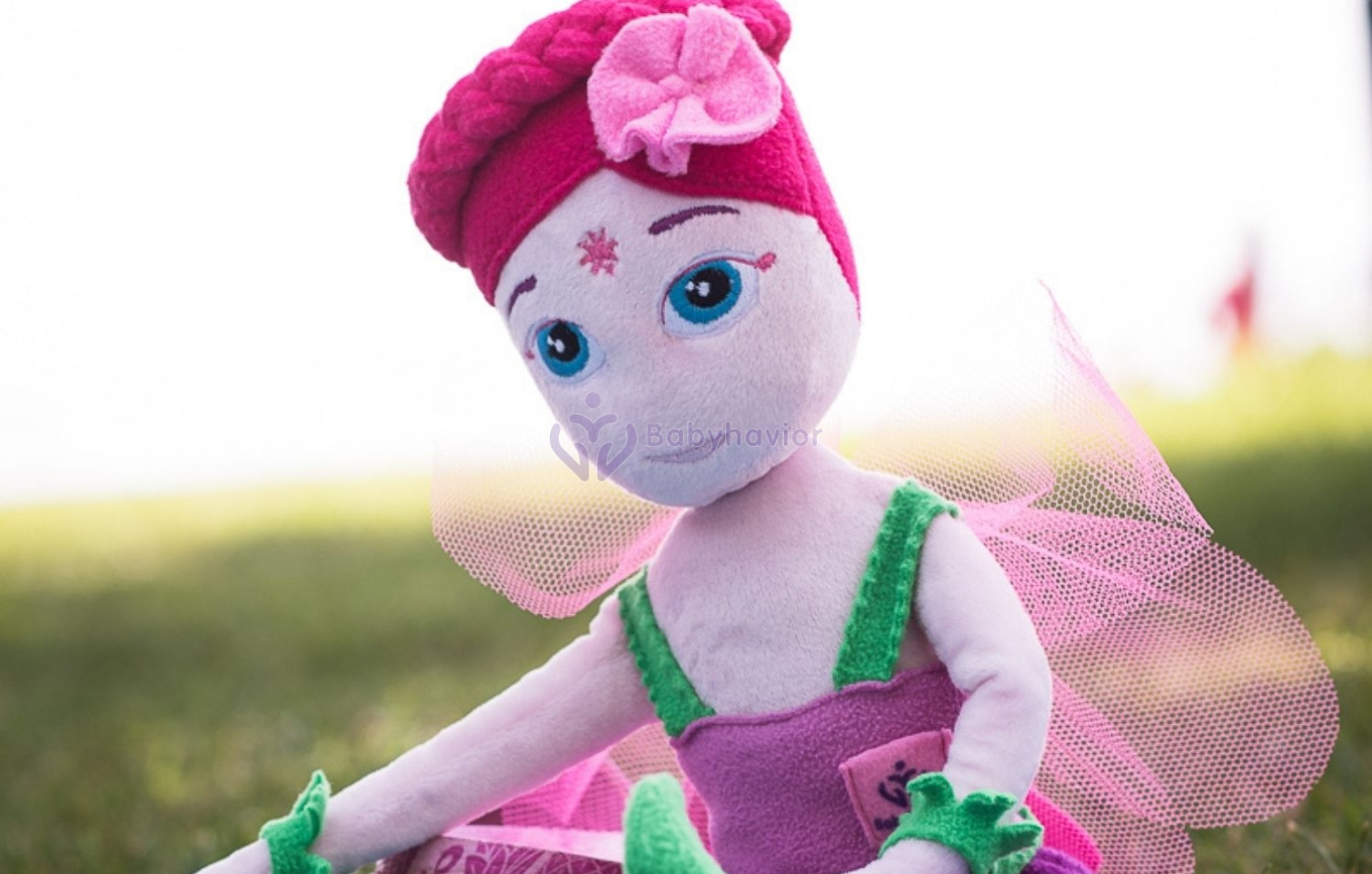 Bella, 77 Mesével Tanító plüss 